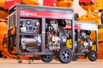 gerador a diesel branco